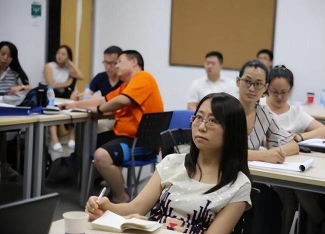 英语主科地位不保?中科大拟撤销英语等6个本科专业,校方回应了