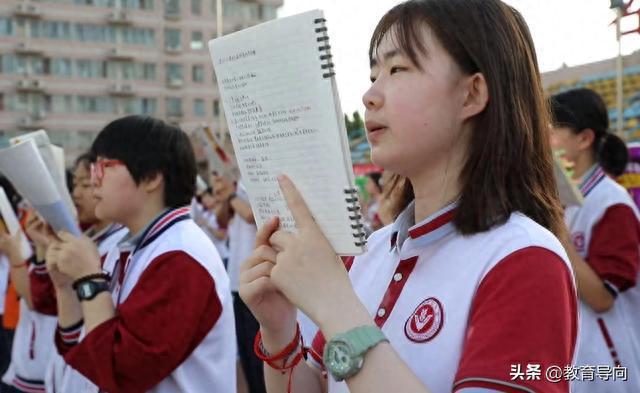 2024年复读生达200万，本科线将被抬高，应届生更难了