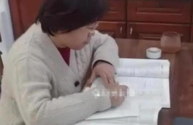 青岛48岁阿姨再战高考，458分考入中医院