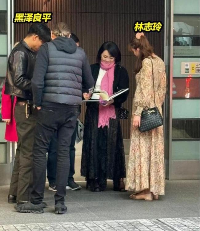展示场上，许多企业展出了最新的环保布料和高科技面料，受到了广泛关注