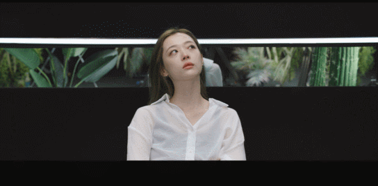 自杀4年后，雪莉再上热搜：这样养女孩，注定是个悲剧