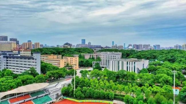 湖南被严重低估的2所大学,就业率比肩985,录取分数不高