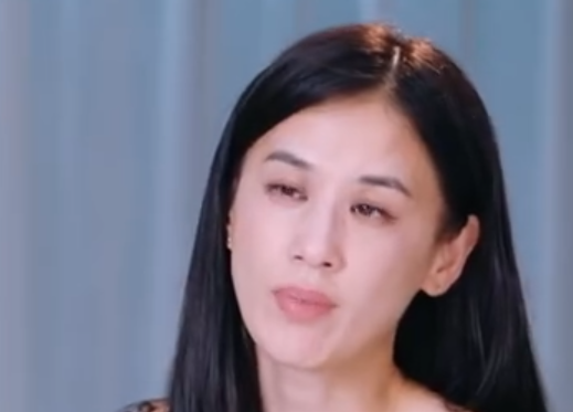 父母希望黄圣依有正常的婚姻关系