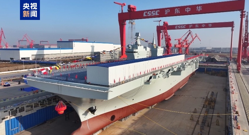 中国通讯社-独占動画丨満載排水量40,000トン以上！海軍の四川艦