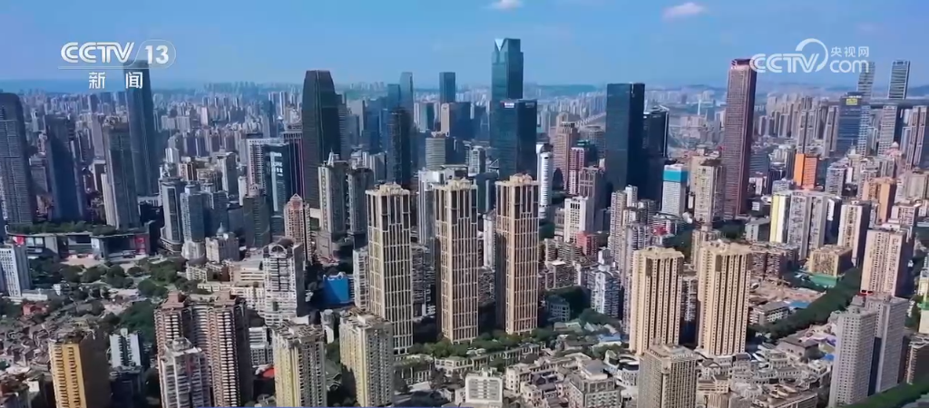 /> </p> <p> из общей экономической выходы, пять лет назад, пять лет назад. Менее 6,3 триллиона юаней, и ожидается, что в 2024 году он вырастет примерно до 8,6 триллиона юаней, достигнув двух триллионов юаней за пять лет, а ее доля в стране увеличилась с 6,3% до более чем 6,5%. </p> <p> С точки зрения промышленной системы, в двух местах совместно построили промышленные кластеры на уровне четырех триллионов, такие как электронная информация и производство оборудования, а также выходная стоимость автомобильной промышленности и электронная информационная счета более одной десятой страны. </p> <p class = 