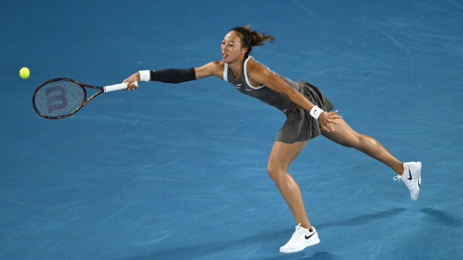 Congratulations to Queen Wen! Zheng Qinwen won the first victory of the women's singles in the 2025 Australian Open