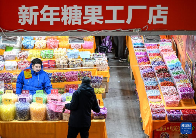 Yinchuan: Beli barang tahun baru untuk menyambut festival musim semi