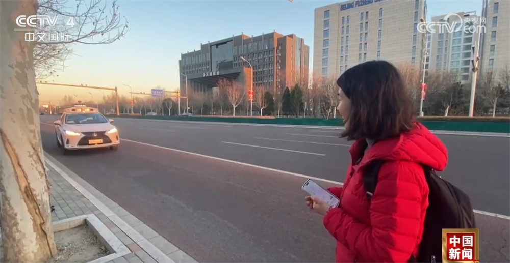 /> </p> <p> в yizhurang Zone, Bei-Zone, BeI-Zone, BeI-Zone, BeI-of Specording Bei Автомобиль, чтобы посетить автономную компанию по вождению. Автомобиль медленно поехал на обочине дороги, и в машине не было офицера безопасности. После отъезда машина начала поворачивать руль и повернулась направо, избегая пешеходов, которые только что прошли мимо. </p> <p class = 