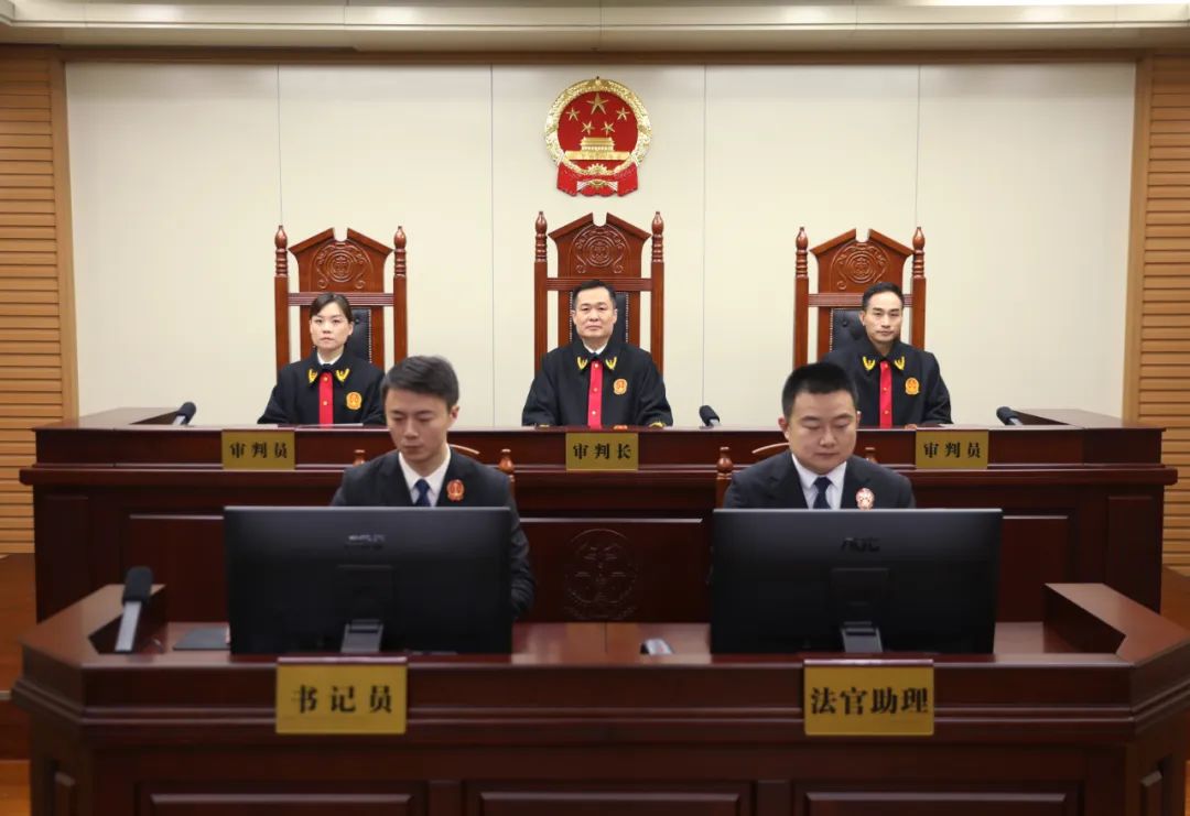 /> </p> <p> durante el ensayo, la procuratarratina presenta la evidencia relevante, el departamento de defensa y el hitixin y la evidencia de los hisuxin y el hitixin y el hitixin y el hitixin y la evidencia de los hisuxin y el hitixin y la evidencia de los hisuxin y el hitixin y el hitixin y la evidencia de los hisux. El abogado realizó un interrogatorio, y la fiscalía y la defensa expresaron plenamente sus opiniones bajo los auspicios de la corte. Wang Yixin hizo la declaración final y expresó su culpa y remordimiento en la corte. </p> <p class = 