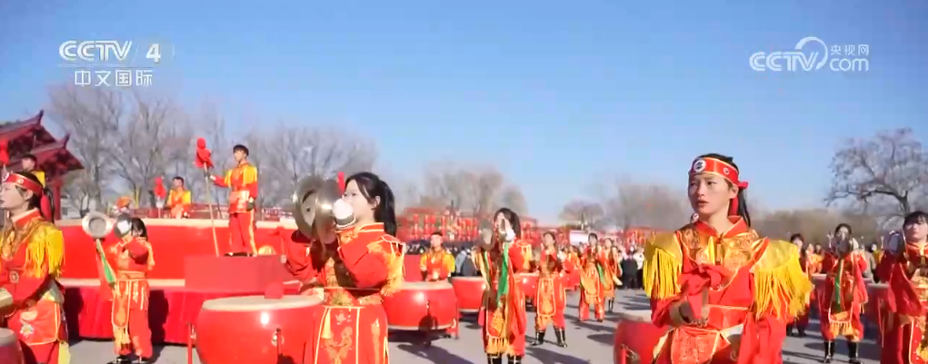 /> </p> <p> <p> <p> <p> <P> <P> Das Frühjahrsfest wird das neue Jahr in unterschiedlichem Frühjahr in unterschiedlichem Frühjahr. Das neue Jahr. In Peking sind rote Laternen hoch und die Lichter sind überall dekoriert. Im Yuexiu Park, Guangzhou, ist die 128 Meter lange Koi-Lampengruppe farbenfroh und verfügt über eine Vielzahl von Formen. In Jun County wurden Hebi, Henan, eine Reihe von besonderen Aktivitäten mit der Hauptlinie des 