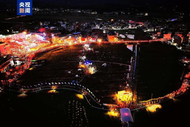 See...the New Year's atmosphere came in all at once!