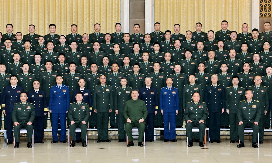 /> </p> 24 января. Xi Jinping visited the Northern Theater Command organs to visit and express condolences, visited grassroots officers and soldiers through video, inspected the troops' combat readiness duty and execution of tasks, and on behalf of the Party Central Committee and the Central Military Commission, he extended sincere greetings and New Year's greetings to all the People's Liberation Army commanders and fighters, armed police officers and soldiers, military civilian personnel, reserve персонал и милиция. Это фотография, сделанная Си Цзиньпином и представителями офицеров и солдат северного театрального командования. </p> <p> После этого у Си Цзиньпина была видеозвонка с соответствующими войсками всей армии. Офицеры и солдаты бригады Армии командования южного театра, дежурного подразделения военно-морского берегового ракетного полка в Восточном командовании Восточного театра, батальона ракетов поверхности-воздуха в ВВС Центрального театра, мониторинг и ранний предупреждающий станцию ​​военной аэрокосмической сил, батальон 2-й батальон авторитетного центра авиационного центра, а также боевой центр авиационного центра Тринадцатая бригада Тибетского корпуса вооруженной полиции была выстроена в религиозном приказе, чтобы сообщить президенту XI о боевой готовности и исполнении миссии президенту XI в свою очередь. Си Цзиньпин внимательно слушал соответствующую ситуацию, полностью подтвердил их работу и выразил им свои сердечные соболезнования. </p> <p class = 