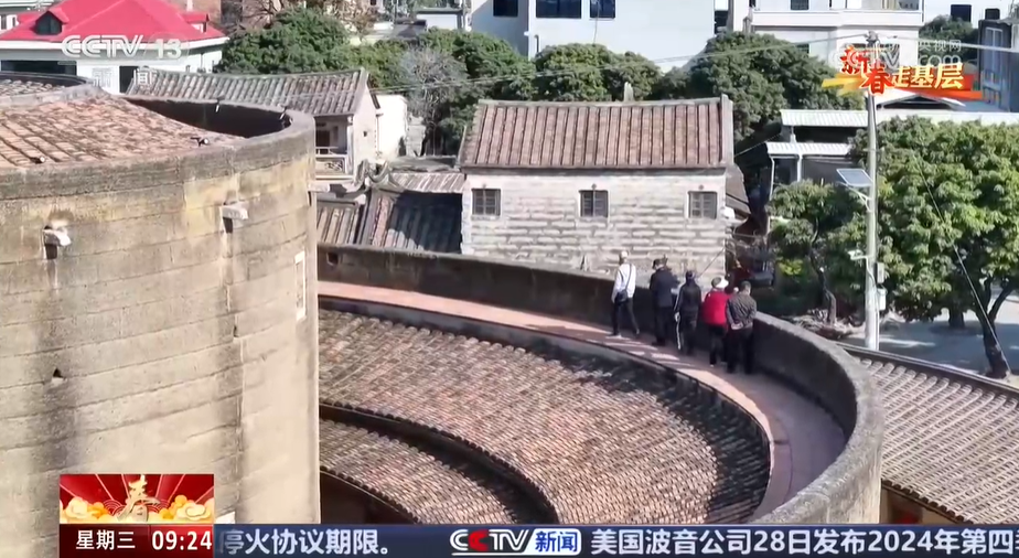 /> </p> <p> в этом году, фестиваль« Spring Festival ». Чен Липинг хотела построить деревенскую ночь для своих коллег -жителей в Тулу более 200 лет с нематериальным культурным наследием в качестве темы. </p> <p> обеспокоенный тем, что никто не пришел, Чен Липинг решил пойти на поля, чтобы найти кого -то. </p> <p> Чен Липинг решил открыть дверь, чтобы провести «Деревенский вечер» через посещения. Деревня Джидонг, где она живет, и в соседних деревнях есть глубокий культурный фонд на юге Фуцзянь, в том числе многие представительные проекты национального нематериального культурного наследия. </p> <p class = 