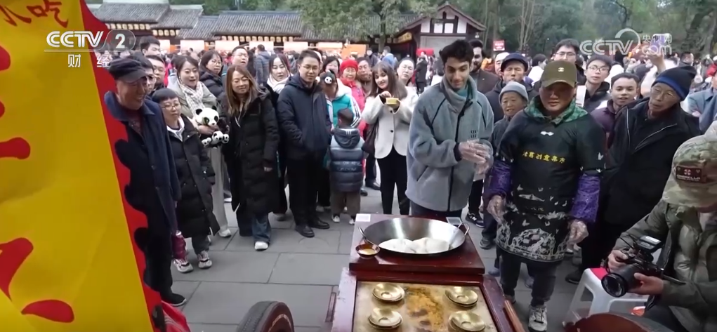 /> </> </P> <p> <p> <p> <p> <p> <p> Die Papierkennerfähigkeiten auf dem Punkt. Der pakistanische Tourist Khan rief aus: 