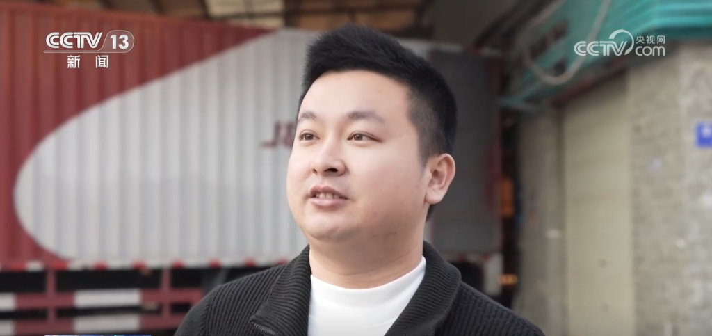 /> </p> <p> cai yigjie, 30, von jie. Er kam als Teenager nach Shenzhen und hat für die Leute gearbeitet, um jetzt eine kleine Kaltkettenfirma zu leiten. </p> <p> Xiao CAIs Kaltketten-Logistikunternehmen kann nicht nur eine Stop-Lager- und Logistikdienste für Frühstücksgeschäfte wie Baozishu anbieten. Gleichzeitig sucht er auch nach Produkten, die für Frühstücksgeschäfte geeignet sind, und veröffentlichen sie in der App für Frühstücksgeschäftsbetreiber zur Auswahl. </p> <p> Xiao Cai sagte Reportern, dass seine Hauptkunden derzeit kleine und Mikro -Restaurants sind. In der Sendungsauftrag zeigte er wie das Bun Shop von Tao Qiang, viele Frühstücksgeschäfte haben den Prozess des Warens von weniger zu mehr durchlaufen, und einige der ersten Bestellungen sind sogar nur ein paar Dutzend Yuan. </p> <p class = 