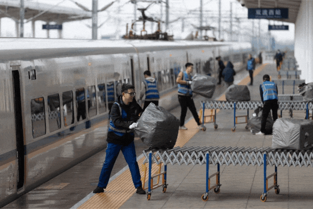 The different persistence behind reunion