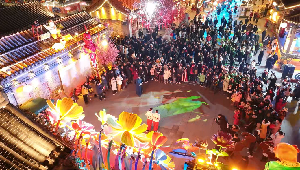 Tiancai Yeni Yıl'ı kutluyor | On bin fener, bin yaşındaki antik kasaba yangliuqing şiirini ve tablosunu kutsar 