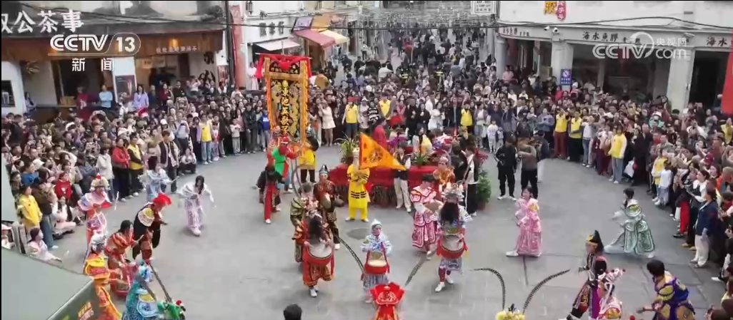 /> </> </P> <p> Intangible Kulturheranz-Kultur Heritage und LEWS NEW TRALLEN. Die erste immaterielle Version des kulturellen Erbes hat den nationalen Trend des Frühlingsfestivals mitgebracht, und immaterielle Produkte des kulturellen Erbes wie die weißen Schlangenhandwerk und farbige Laternen sind schnell gewachsen. Der Verkauf von Tourismusprodukten wie immateriellem kulturellem Erbe und der Volksgärten boomte, wobei der Online -Umsatz während des Frühlingsfeiers um 407,7% bzw. 109,8% stieg. Unter ihnen verdoppelte sich die Anzahl der Bestellungen für Volksaufführungen wie Yingge und Tanz, Fire Pot und andere wichtige Überwachungsplattformen. </p> <p> Qualität fördert die Optimierung der neuen Versorgung und gesunde organische Produkte werden zum bevorzugten. Während des Frühjahrsfeiertags stieg der Umsatz von Fett-Swing-Maschinen und Stiefklingereimaschinen um 98,3% und 93,8%, während der Umsatz von Bio-Gewürzen und Bio-Milch um 81,5% und 44,4% stieg. Gesundheitszustand und Gesundheit zu geben, ist eine neue Mode und einen neuen Trend für das neue Jahr geworden. </p> <p class = 