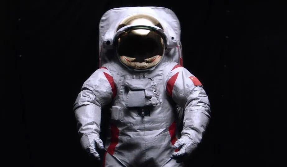 // <p> <p> a un paio di occhi di occhi Curiosità infinita degli esseri e desiderio per l'ignoto. Non è solo l'armatura per esplorare la luna, ma anche il ponte per il nostro dialogo con le stelle. Con la visione della pace e della speranza, ci troviamo in cima alla luna con te, guardando l'universo profondo da lontano, facendo di ogni occhiata a una confessione affettuosa al futuro. </p><p>Tian Palace—China Space Station</p><p class=