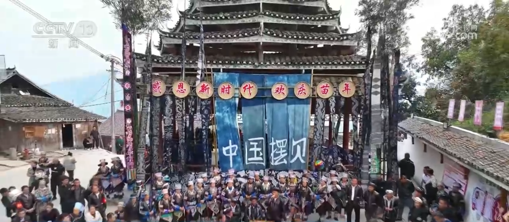                </div>
              
          </div>
          
          <!--<div class=