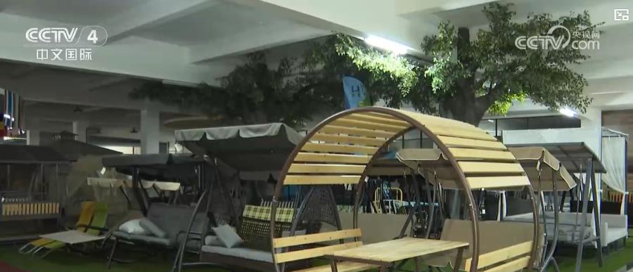 ////p> <p> यह एक अच्छा समय है। विदेशी उपभोक्ता बाजार में, चीनी कंपनियों द्वारा उत्पादित टेंट और बारबेक्यू ग्रिल जैसे आउटडोर अवकाश उत्पाद उपभोक्ताओं के बीच लोकप्रिय हैं। इस अवधि के दौरान, Zhejiang प्रांत के युयाओ में आउटडोर माल विदेशी व्यापार कंपनियों के लिए विदेशी आदेशों में काफी वृद्धि हुई है। Ningbo में एक कंपनी की एक उत्पादन कार्यशाला में, श्रमिक जापान के लिए $ 70,000 मूल्य के आउटडोर बारबेक्यू उत्पादों के लिए एक आदेश तैयार करने के लिए दौड़ रहे हैं। कंपनी के प्रमुख ने कहा कि ऑर्डर वॉल्यूम में तेज वृद्धि के कारण, कई उत्पादन लाइनें पूरी क्षमता से बनी रहीं। </p> <!-repaste.body.end->               </div>
              
          </div>
          
          <!--<div class=