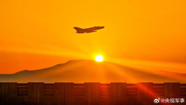 bertemu dengan jet pejuang untuk memulakan hari baru
