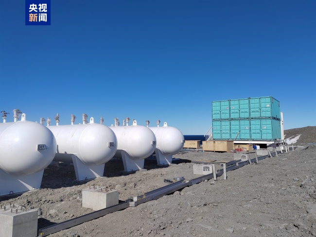 我國在秦嶺站建設的首個規模化新能源系統交付使用