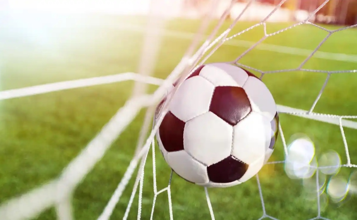 /> </p> <p> L'esperienza calcistica e la parte di valutazione della formazione di allenamento, di eventi di allenamento di eventi di allenamento, di eventi di allenamento di eventi di allenamento di team coach o di allenamento di team di addestra ecc., e la parte dei dati di test richiede inoltre che gli auto-ricommentisti forniscano dati di test specifici come corsa di 30 metri, salto in lungo in piedi, flessione in avanti, pull-up, ecc. </p> <p> Si può vedere che gli autocommentatori devono avere notevoli capacità professionali per avere l'opportunità di approvare lo screening preliminare. </p> <p> La Chinese Football Association ha dichiarato che l'intenzione originale di stabilire un 