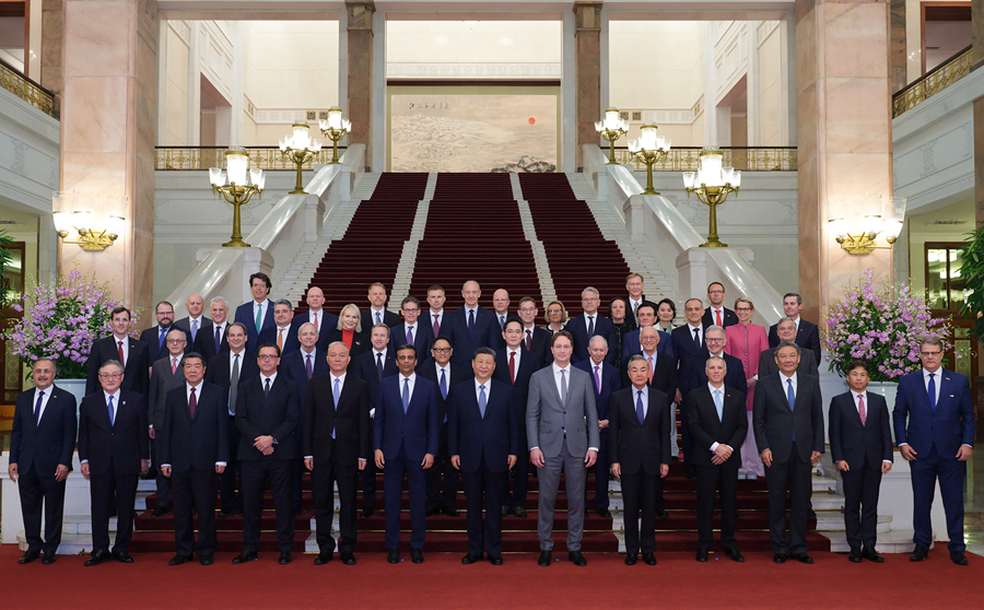 // </p> на утро 28-го марта. Люди в Пекине. </p> <p> На встрече присутствовало более 40 глобальных председателей, генерального директора и представителей бизнес-ассоциаций с предприятий, финансируемых иностранными детьми. FedEx Group President Rui Sibo, Germany's Mercedes-Benz Group Chairman Kang Linsong, France's Sanofi Group CEO Paul Han, UK's HSBC Holdings Group CEO Ai Qiaozhi, Japan's Hitachi Productions Chairman Toshiaki Higashihara, South Korea's SK Hynix President Guo Luzheng, Saudi Aramco President Nasser, and Saudi Aramco President Насер говорил один за другим. </p> <p> Они сказали, что под руководством президента Си Цзиньпина Китай достиг стабильного экономического роста за счет всестороннего углубления реформ и расширения открытия высокого уровня до внешнего мира, что восхитительно. От «Сделано в Китае» до «Новой качественной производительности», Китай расширяет возможности промышленных трансформаций и обновления с помощью научных и технологических инноваций, и будет достигать более высокого качества и более устойчивого развития, а экономические перспективы Китая являются яркими. На фоне усиливающегося протекционизма Китай постоянно расширял свое открытие, внедряя стабильность в мировую экономику, став оазисом уверенности и очагом для инвестиций и развития бизнеса. Развитие Китая является основной движущей силой мировой экономики, и широкие возможности Китая и пространство роста являются захватывающими. Мы очень ценим создание китайского правительства справедливой и хорошей деловой среды для финансируемых иностранными предприятиями. Мы будем безупречно расширять инвестиции и сотрудничество с Китаем, углубить наш китайский рынок, активно участвовать в процессе модернизации Китая, строить мост для китайско-причудливых обменов и сотрудничества, поддерживать открытие мирового рынка, поддерживать международную свободную торговлю и способствовать развитию мировой экономики. </p> <p> Cai Qi, Wang Yi, He Lifeng и другие присутствовали на собрании. </p>               </div>
              
          </div>
          
          <!--<div class=