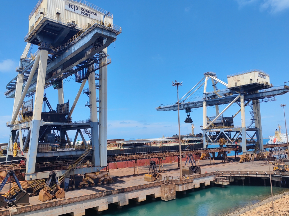 kuantan port에 의한 사진, 사람들의 일일 리포터) 클래스 = 