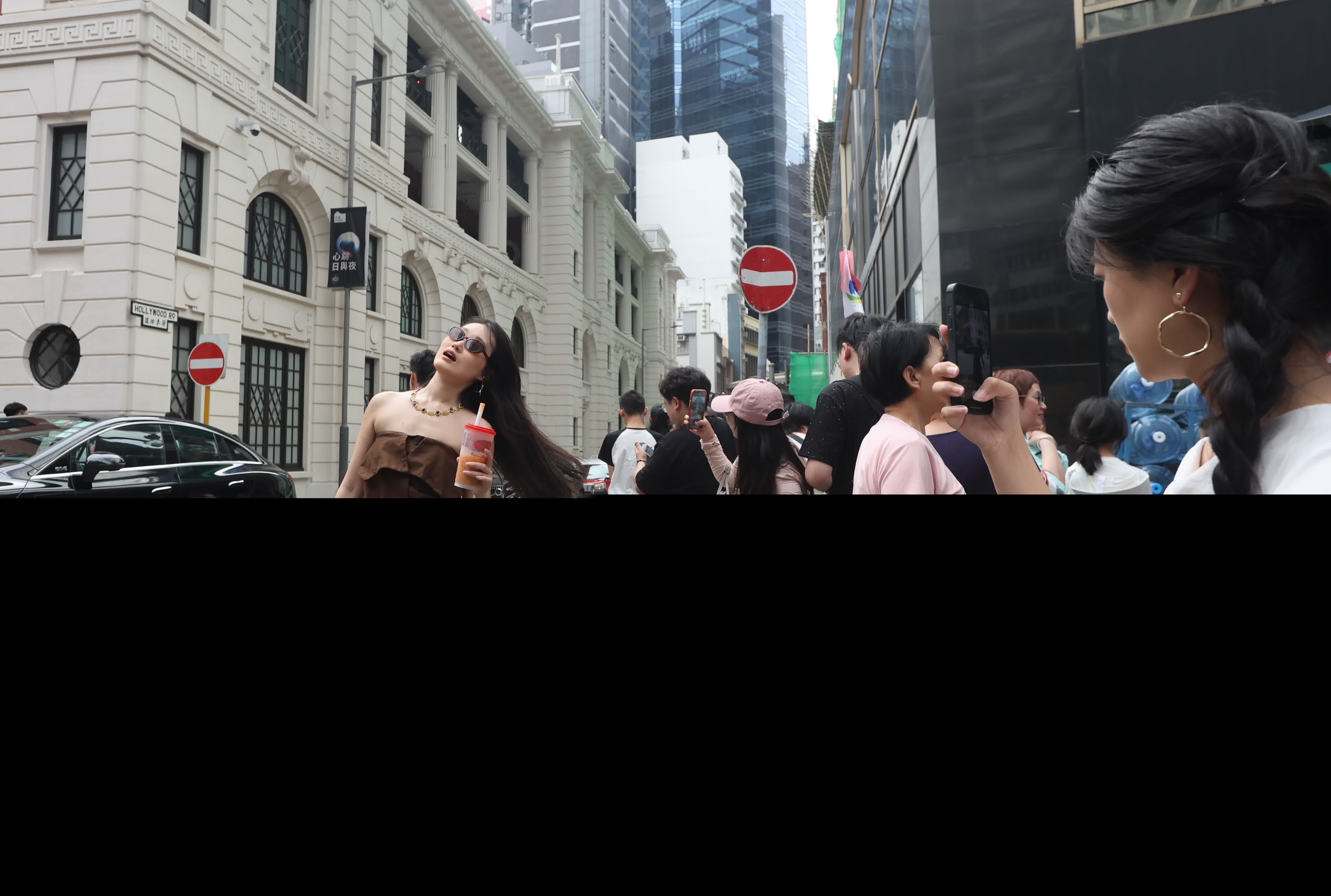 五一黃金周，中區吸引大批旅客旅遊打卡。（香港文匯報記者曾興偉 攝）