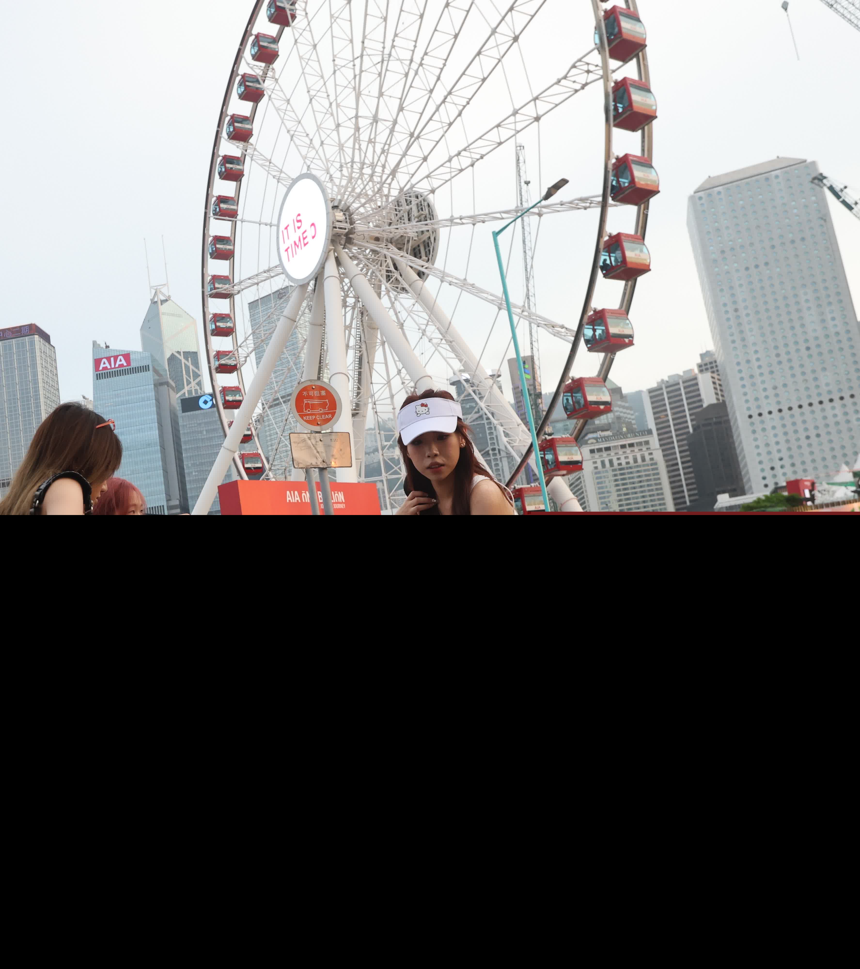 五一黃金周，中區吸引大批旅客旅遊打卡。（香港文匯報記者曾興偉 攝）