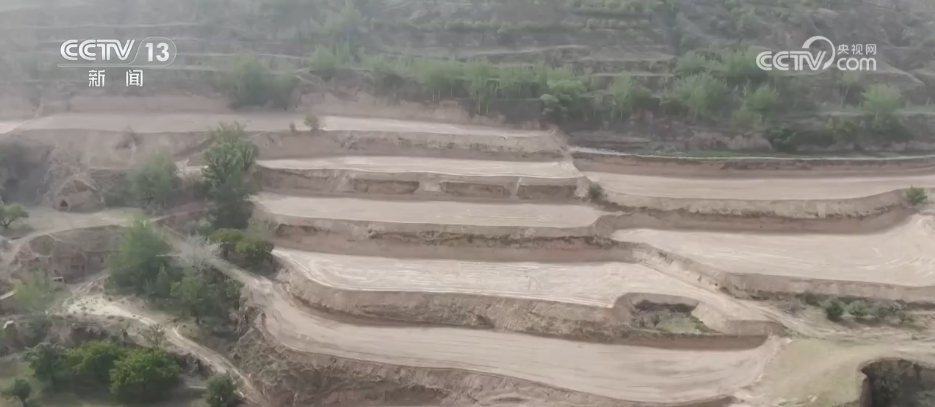 // p> <p> em huancheng Town, huanx, huanch county, huanx county, huanch county, huanx county, huann county, huancheng, huanchn, huanchng, huanchn, huanchng. campos. 322.000 MU de milho no condado não puderam ser semeados devido à seca. Atualmente, os municípios locais estão apreendendo a fase final da semeadura de milho, puxando água para permitir que todas as terras aráveis ​​com condições plantassem. </p> <p class = 