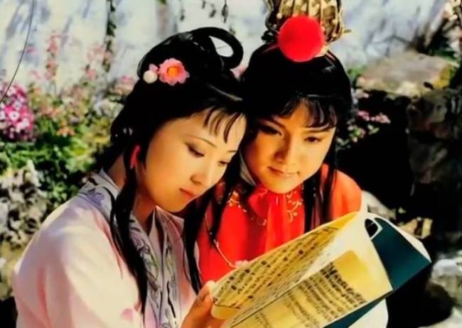 “林黛玉”陈晓旭逝世18周年！“贾宝玉”发文悼念