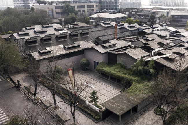 中国白酒第一坊，水井街酒坊酒旗飘扬