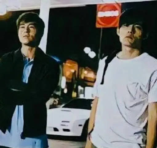 被网友留言吐槽与陈冠希合照画质 周杰伦回复