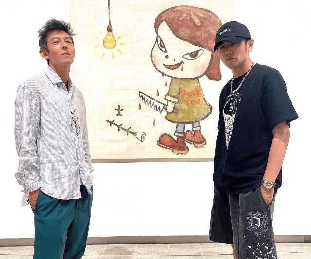 被网友留言吐槽与陈冠希合照画质 周杰伦回复