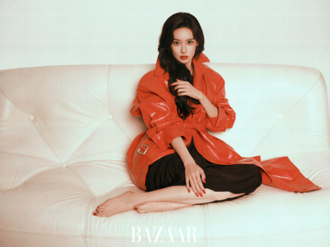 孟子义化身千禧粉红女郎：复古“万人迷”