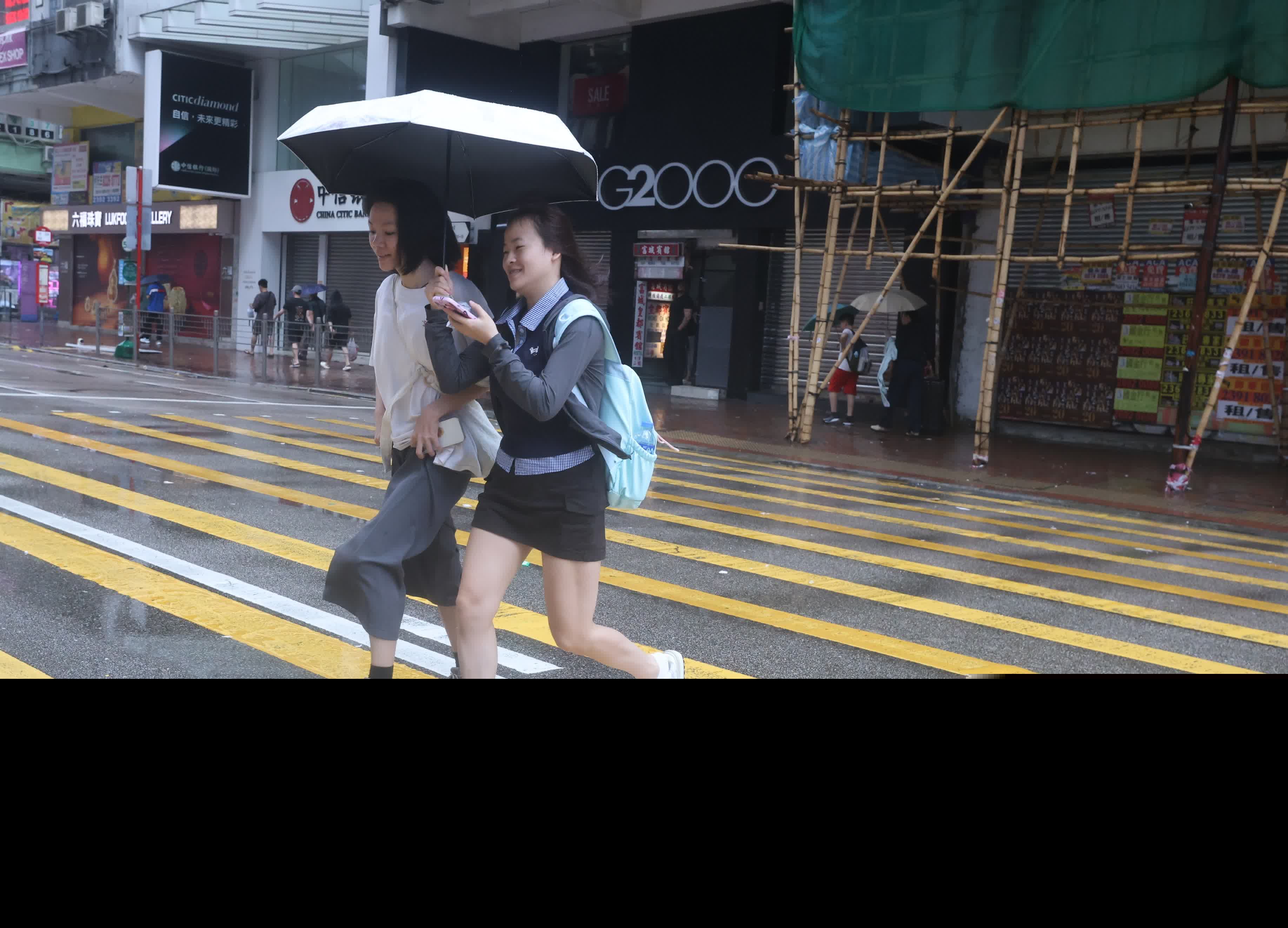 十號風球下的香港市面情況。 (香港文匯報記者郭木又 攝)