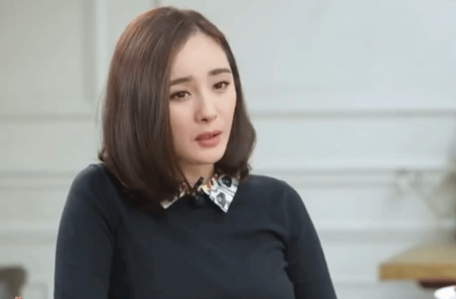 杨幂不带女儿上节目的原因曝光：她是普通孩子