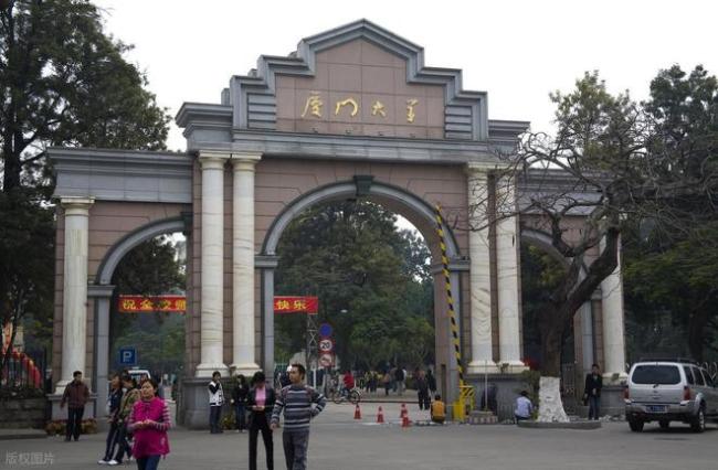 高分生录985分校，16名学生选择复读，只看网络不看本本，怨谁？