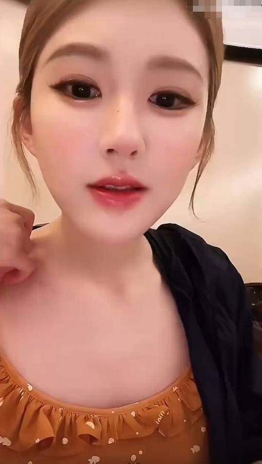 赵露思否认整容！自曝手机号遭泄露被整容医院骚扰