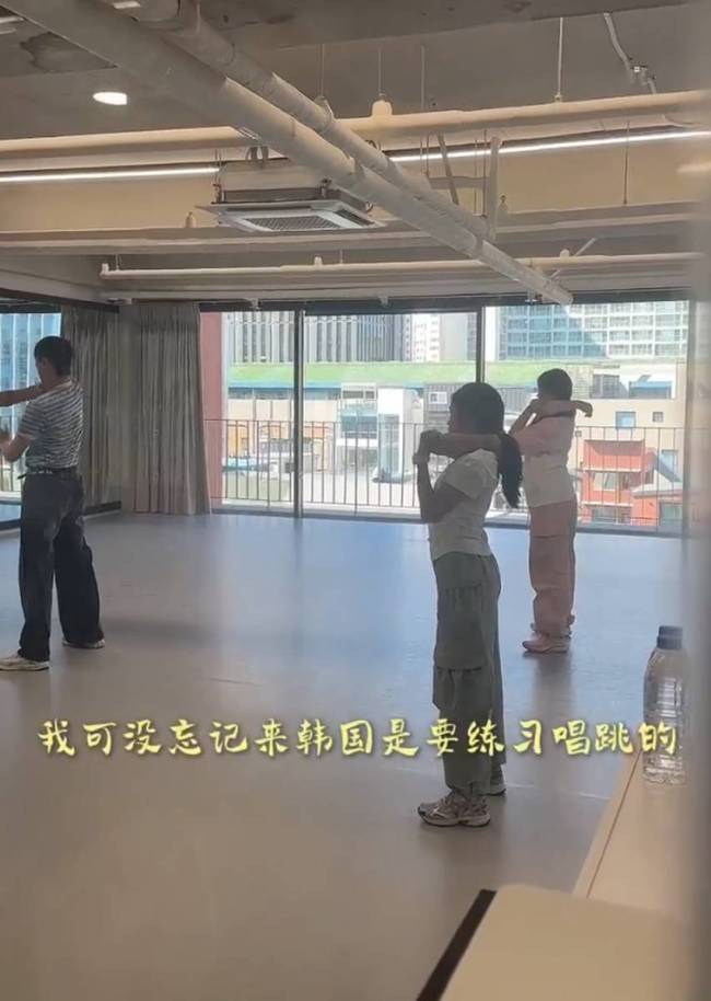 黄奕再回应女儿被抵制出道：全屏都在说毒贩的女儿