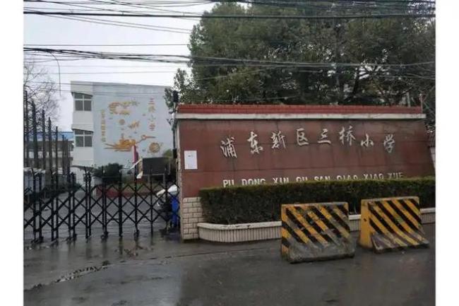 一小学今年仅招收22人，同时配备23名老师，师生比例超过1:1
