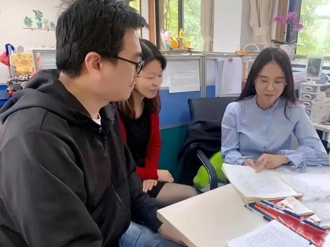这是什么神仙操作？中学将班主任全部换成男的