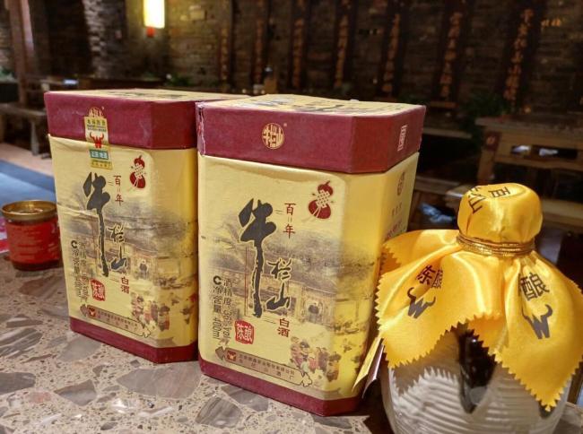 “光瓶酒大王”牛栏山遭冷遇？