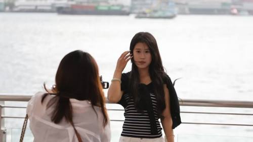 天文台改發一號風球　尖沙咀天星碼頭市民出行