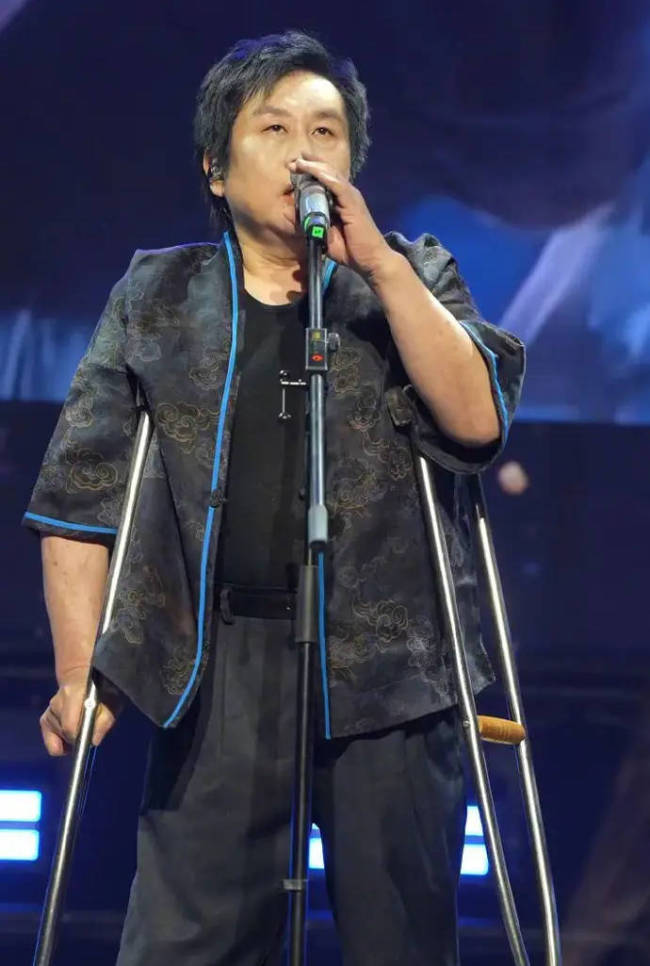 郑智化向深圳机场服务人员道歉 并承认用词不当