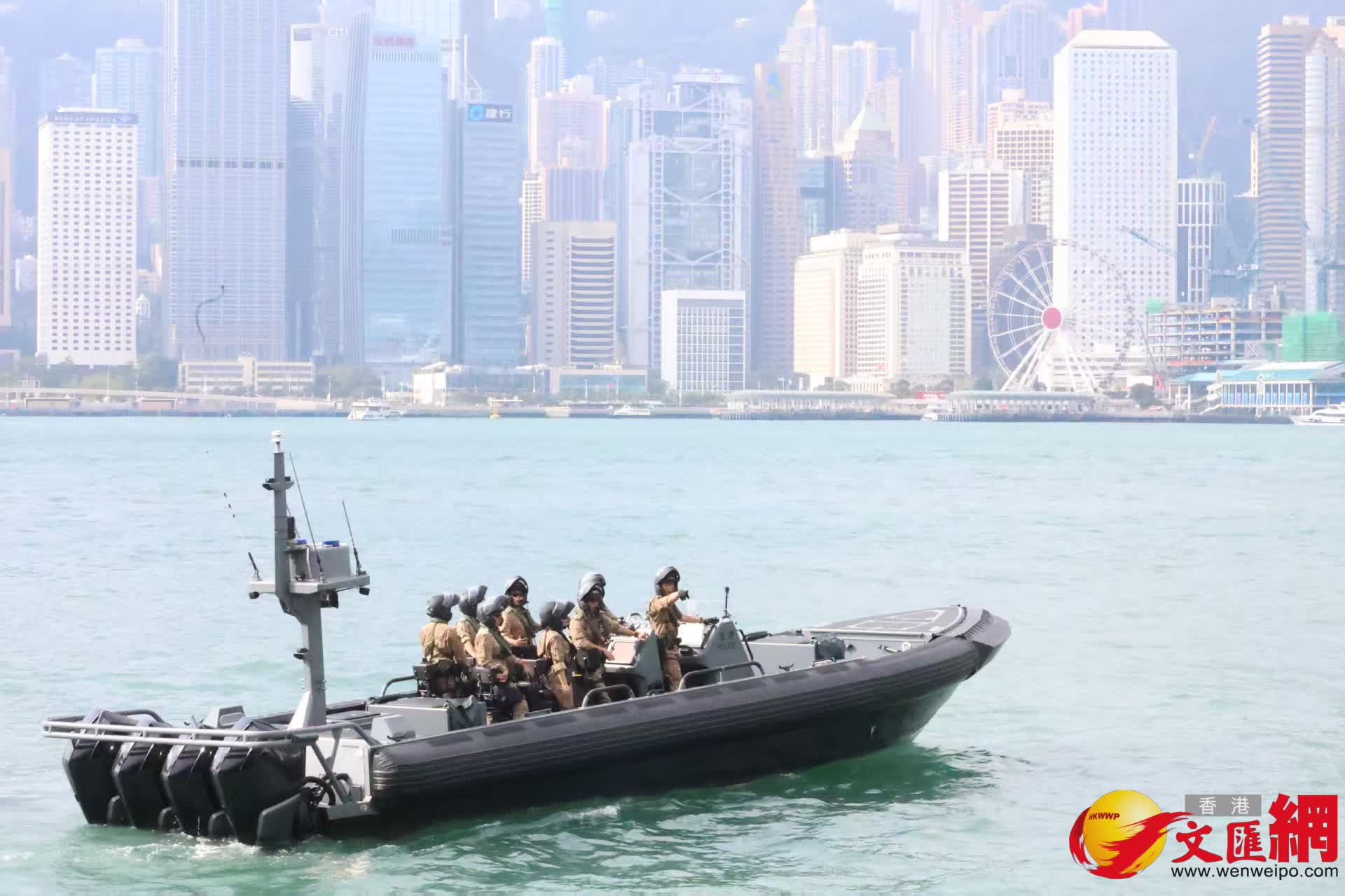 尖沙咀碼頭為運送火炬而準備。（香港文匯報記者萬霜靈攝）