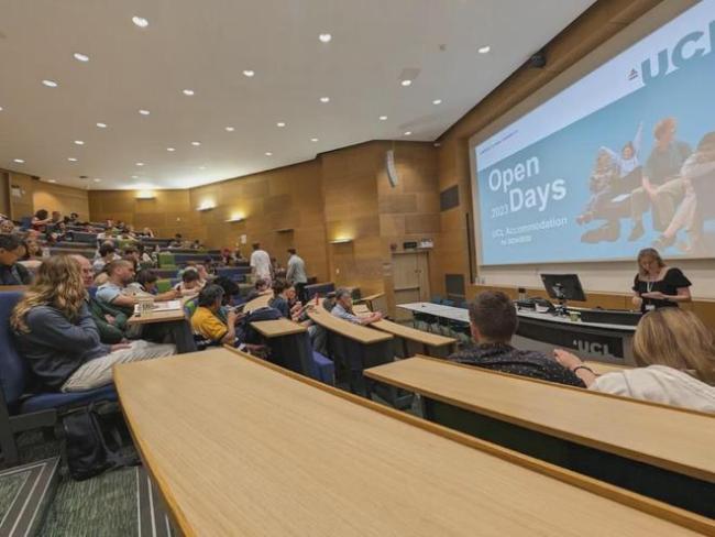 英国又缺钱了:留学生要收学费税了!